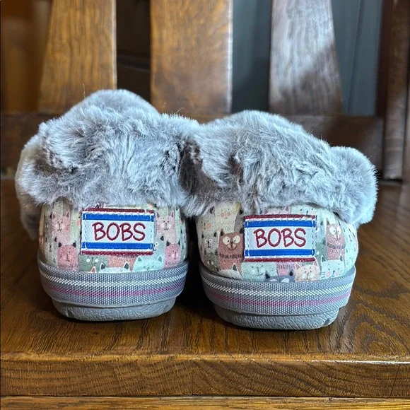 Cozy Gray Cat Print Slippers - Picture 3 of 7